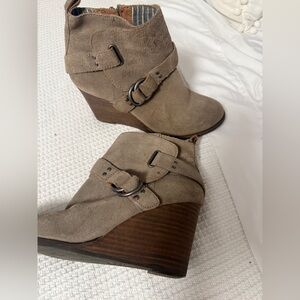 Lucky Brand Taupe Suede Ankle Booties